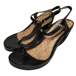 Chaps Shoes Womens 6.5 B Thong Wedge Sandals Black Gold Faux Leather